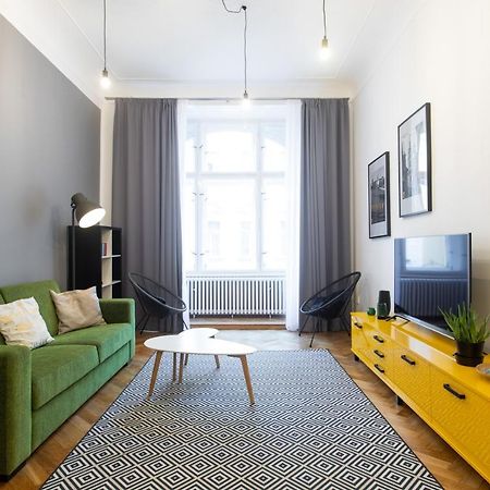Spacious Apartments Near The River Prag Dış mekan fotoğraf