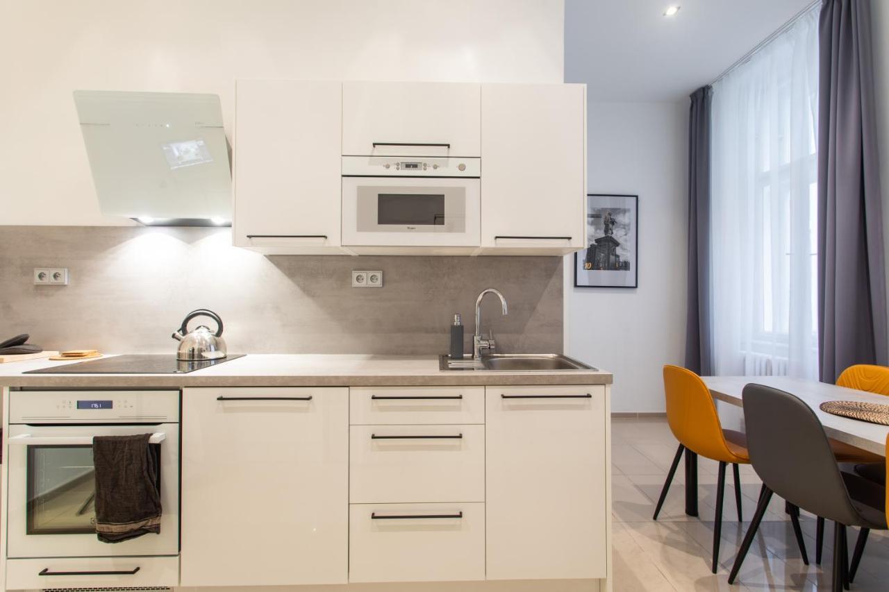 Spacious Apartments Near The River Prag Dış mekan fotoğraf